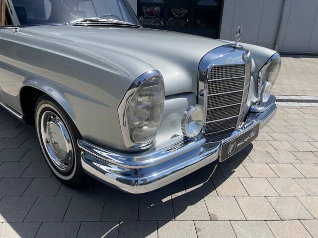 Mercedes-Benz 250 SE