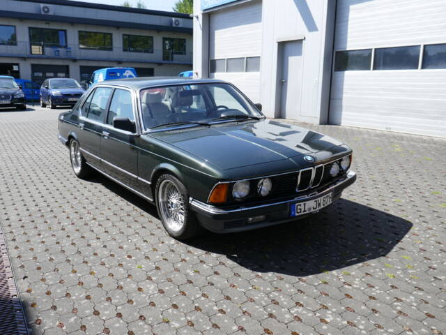 Imagen 1/9 de BMW 735i (1986)