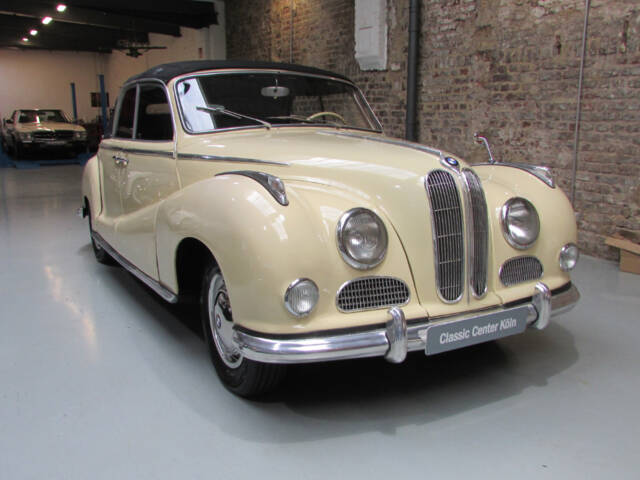 Image 1/19 de BMW 502 Baur (1954)