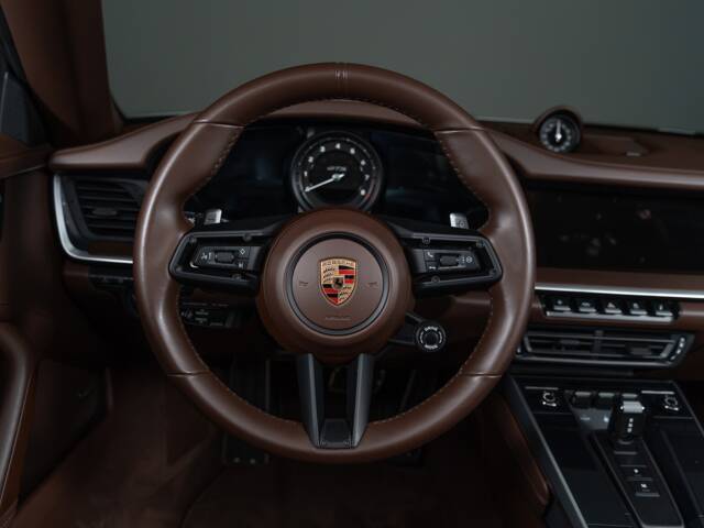 Porsche 911 Carrera 4 GTS