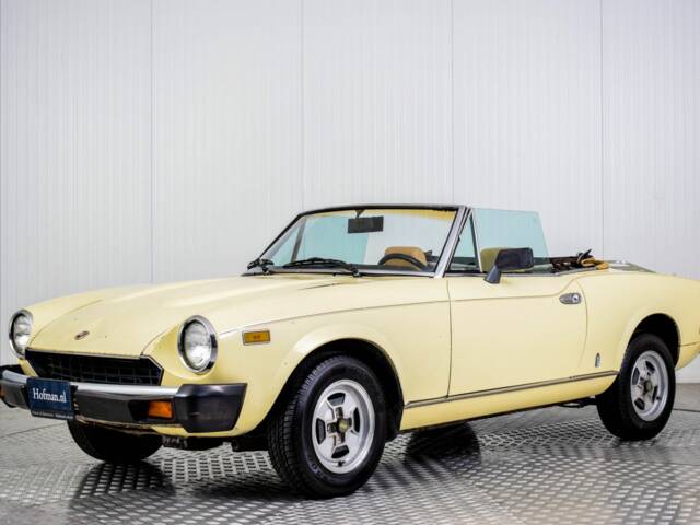 Immagine 1/50 di FIAT Spider 2000 (1980)