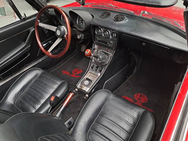 Alfa Romeo 2000 Spider Veloce