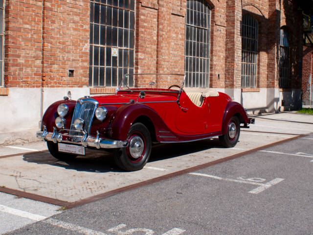 Image 1/13 of Riley 2.5 Litre RMC (1948)