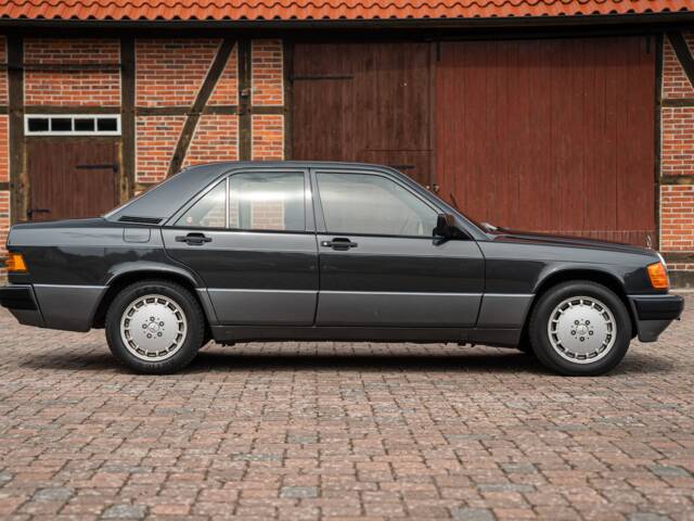 Mercedes-Benz 190 E