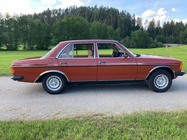 Mercedes-Benz 240 D