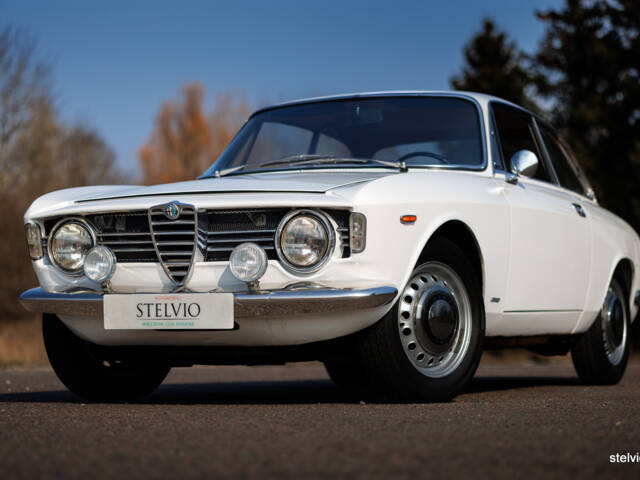 Alfa Romeo Giulia 1600 Sprint GT Veloce