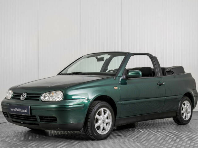 Imagen 1/50 de Volkswagen Golf III Cabrio 1.8 (1998)