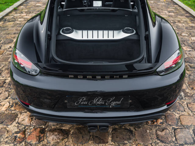 Porsche 718 Cayman T
