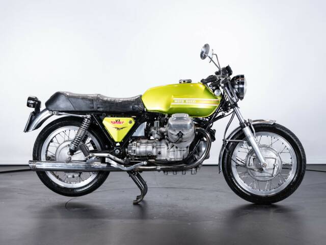 Moto Guzzi V7 III