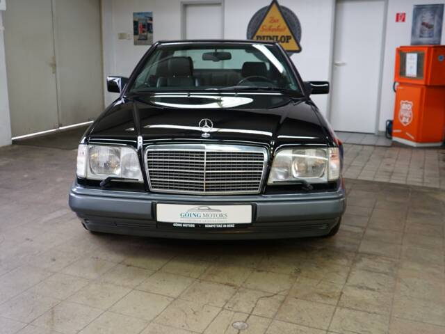 Mercedes-Benz E 320