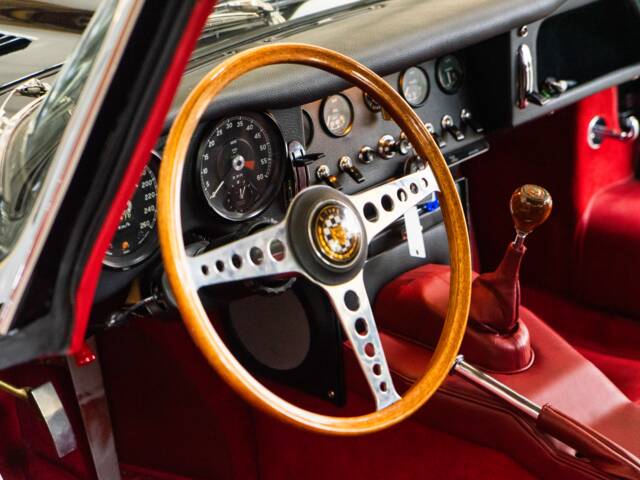 Jaguar E-Type 4.2