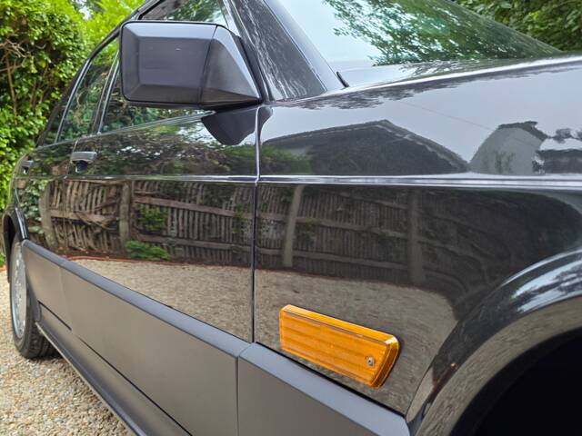 Mercedes-Benz 190 E 2.3-16