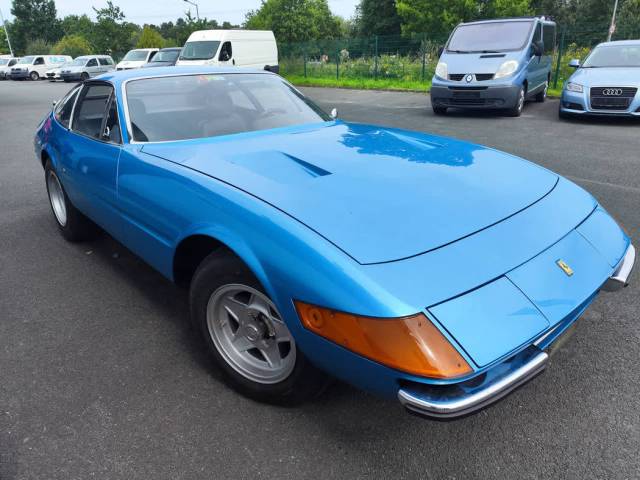Ferrari 365 GT4