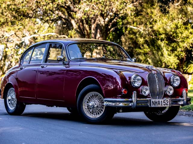 Jaguar Mk II 3.8 - Jaguar Mk 2 - Restoration by Beacham Special Vehicles