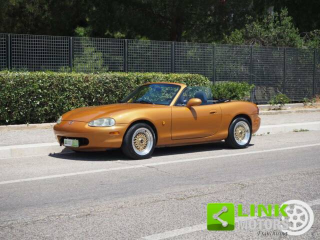 Image 1/10 of Mazda MX-5 1.6 (2000)