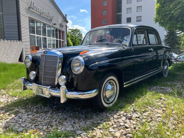 Immagine 1/20 di Mercedes-Benz 220 S (1956)