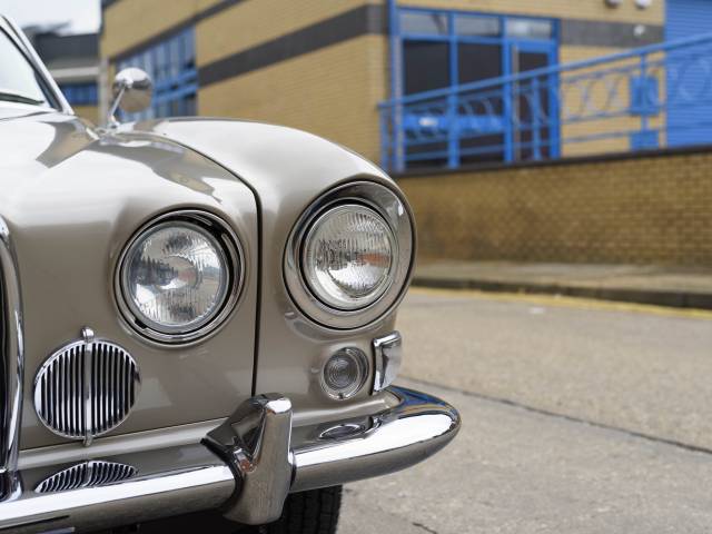 Jaguar Mk X 4.2