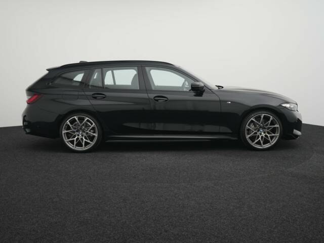 BMW 330i xDrive Touring