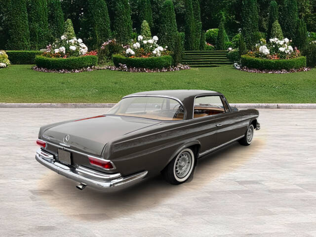 Mercedes-Benz 220 SE b