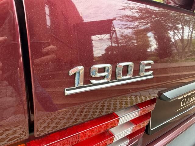 Mercedes-Benz 190 E 1.8 Avantgarde "Rosso"