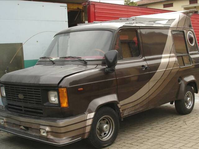 Immagine 1/10 di Ford Transit Camper (1980)