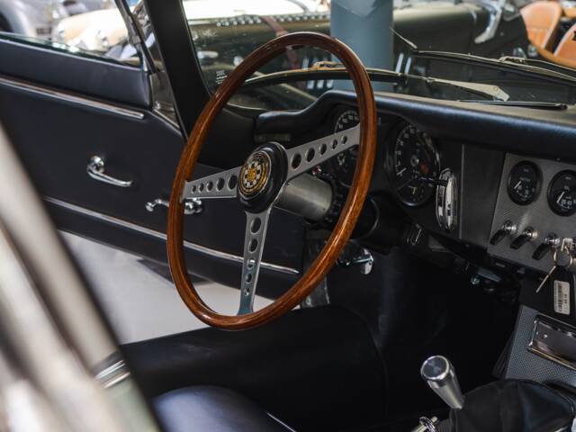 Jaguar E-Type 3.8