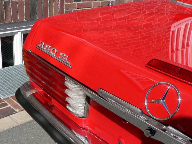 Mercedes-Benz 380 SL