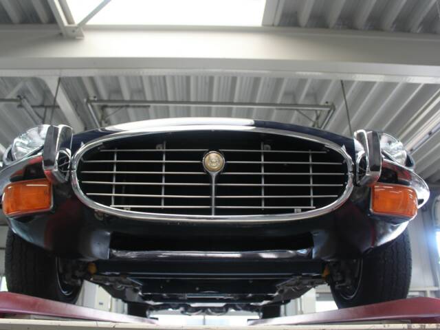 Jaguar E-Type V12