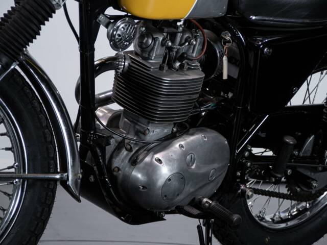 BSA B 44 Victor Grand Prix