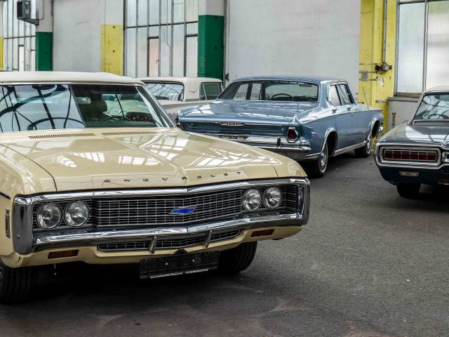 Image 1/25 of Chevrolet Impala Convertible (1969)