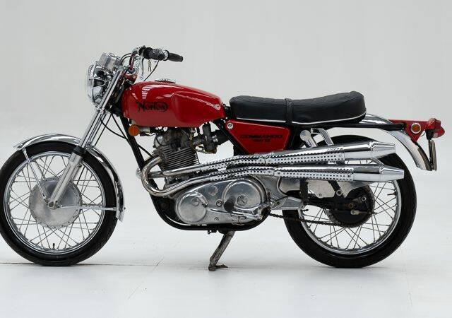 Norton Commando 750