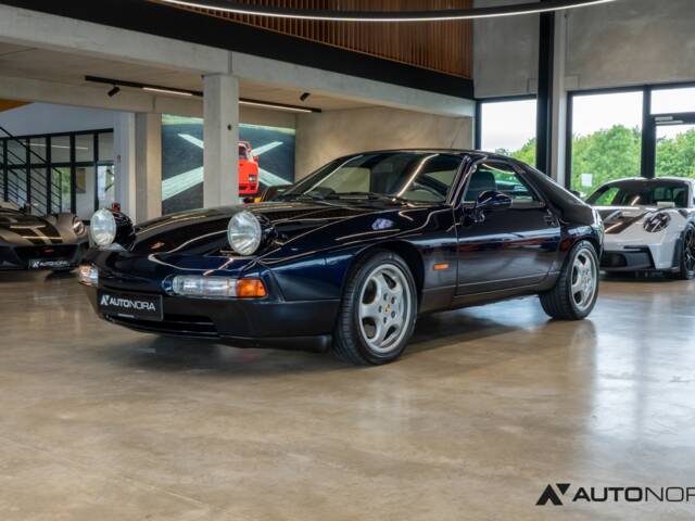 Porsche 928 GTS