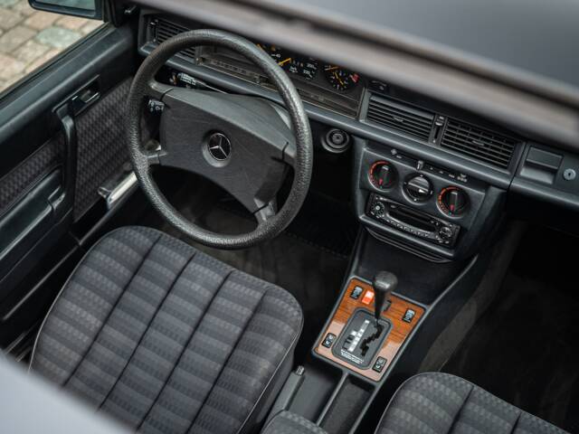 Mercedes-Benz 190 E