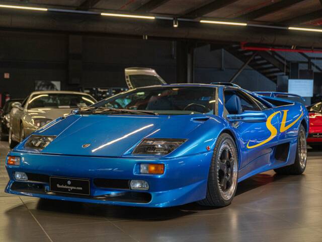 Image 1/36 of Lamborghini Diablo SV (1998)