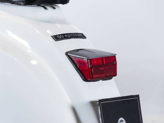 Piaggio Vespa 50 Special