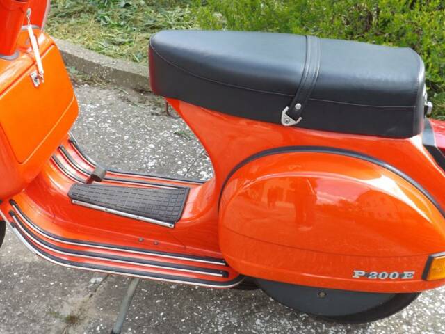 Piaggio Vespa P 200 E