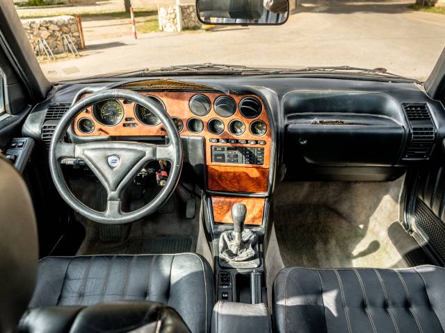 Lancia Thema 8.32