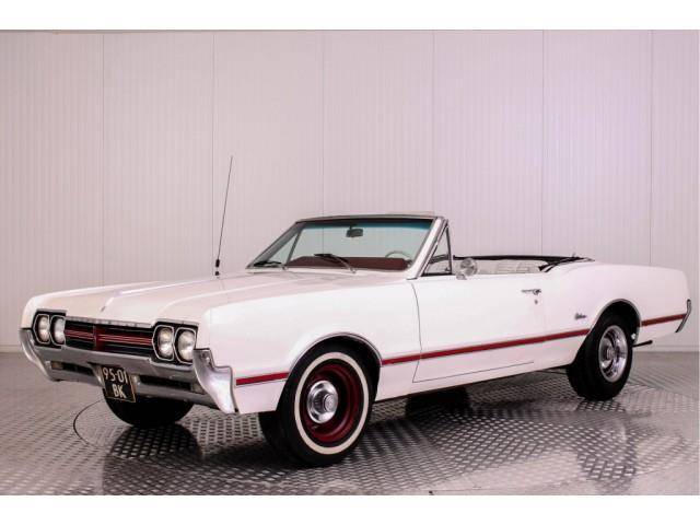 Bild 1/30 von Oldsmobile F-85 Cutlass (1966)