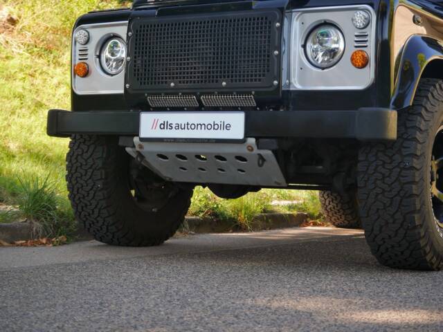Land Rover Defender 110