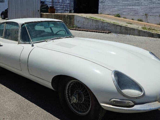 Image 1/27 of Jaguar E-Type 4.2 (1967)