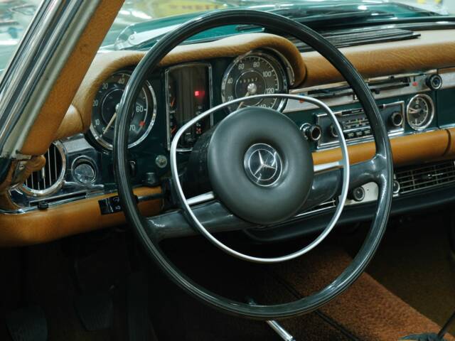 Mercedes-Benz 280 SL