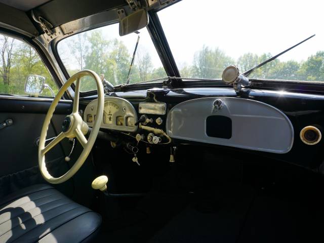 BMW 327