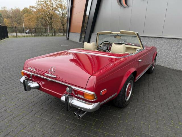 Mercedes-Benz 280 SL