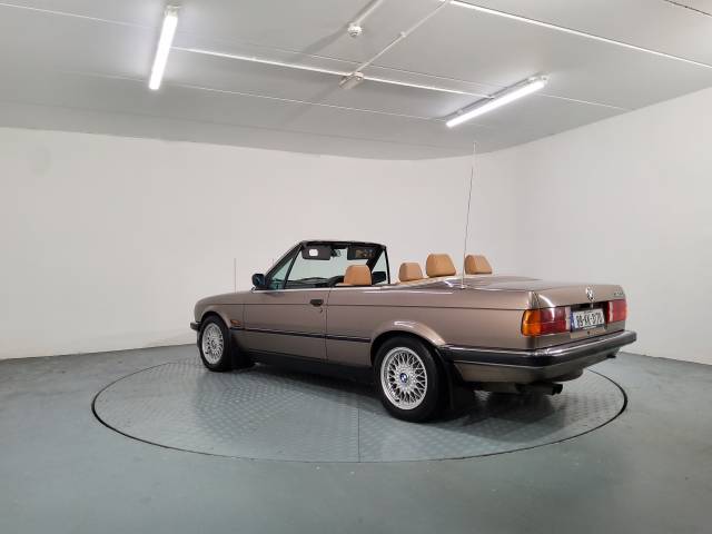 BMW 325i