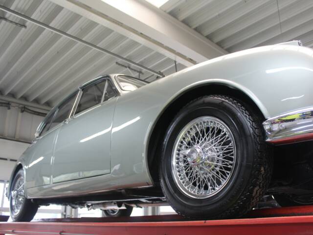 Jaguar Mk II 3.4