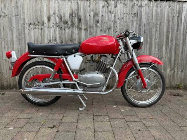 Moto Guzzi Stornello 125