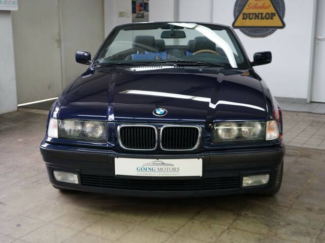 BMW 318i
