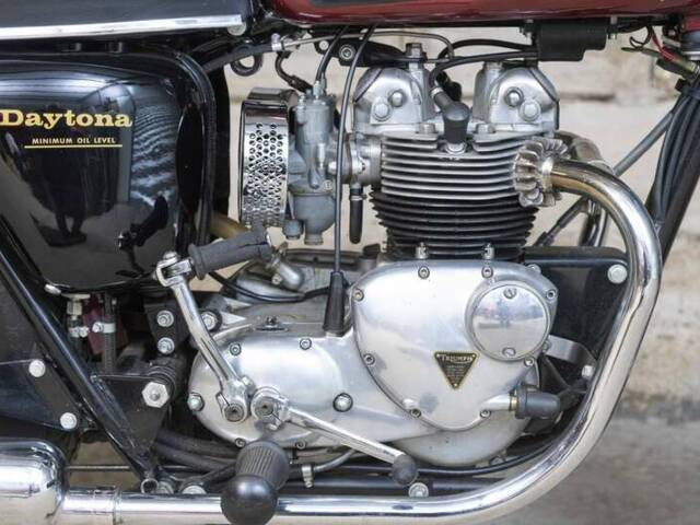 Triumph T 100 R Daytona