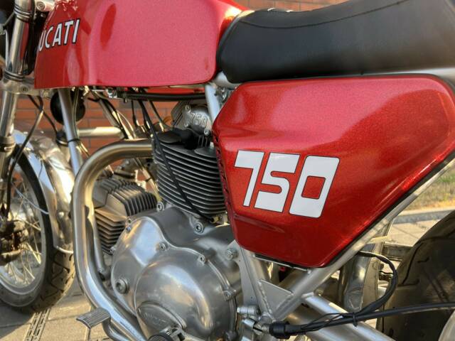 Ducati 750 GT
