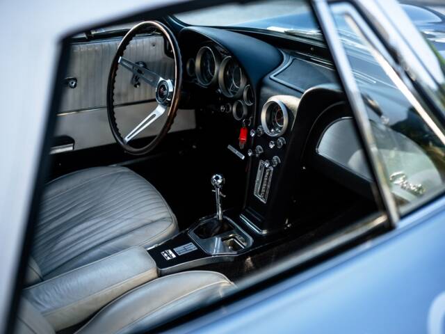 Chevrolet Corvette Sting Ray Convertible